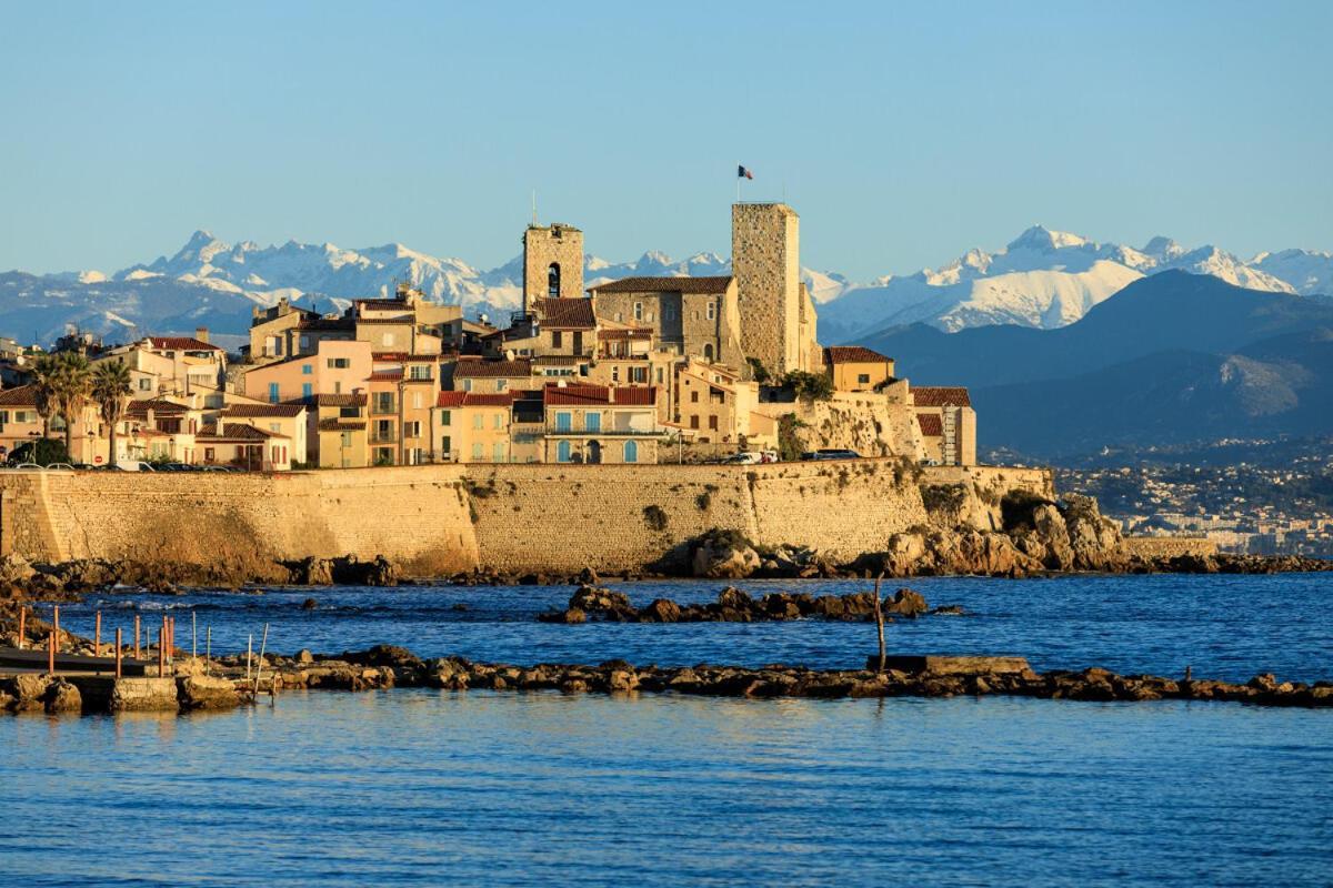 Appartements Climatises - Vieil Antibes Buitenkant foto